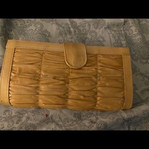 New, This wallet is amazing soft leather